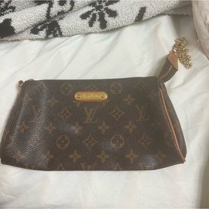 Louis Vuitton Eva crossbody/ clutch